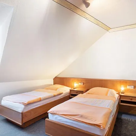 4 * Bernkastel-Kues